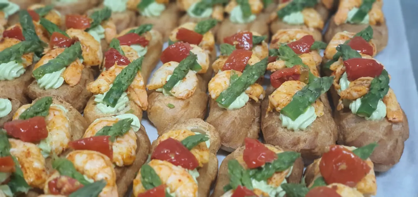 Bruschettas crevettes et asperges